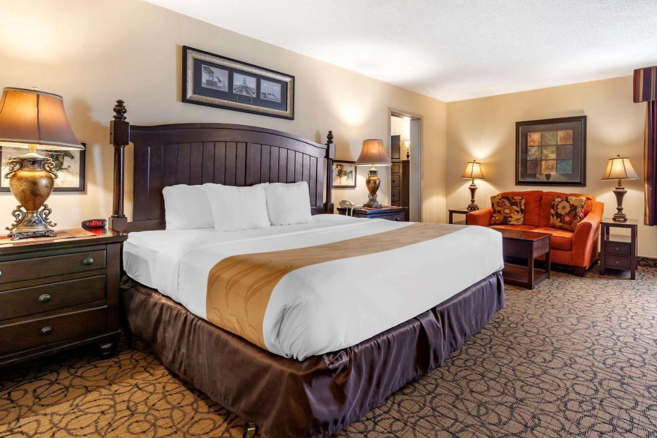 Quality Inn & Suites Escanaba North Bagian luar foto