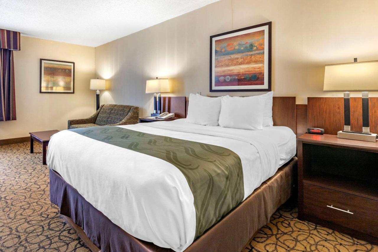 Quality Inn & Suites Escanaba North Bagian luar foto