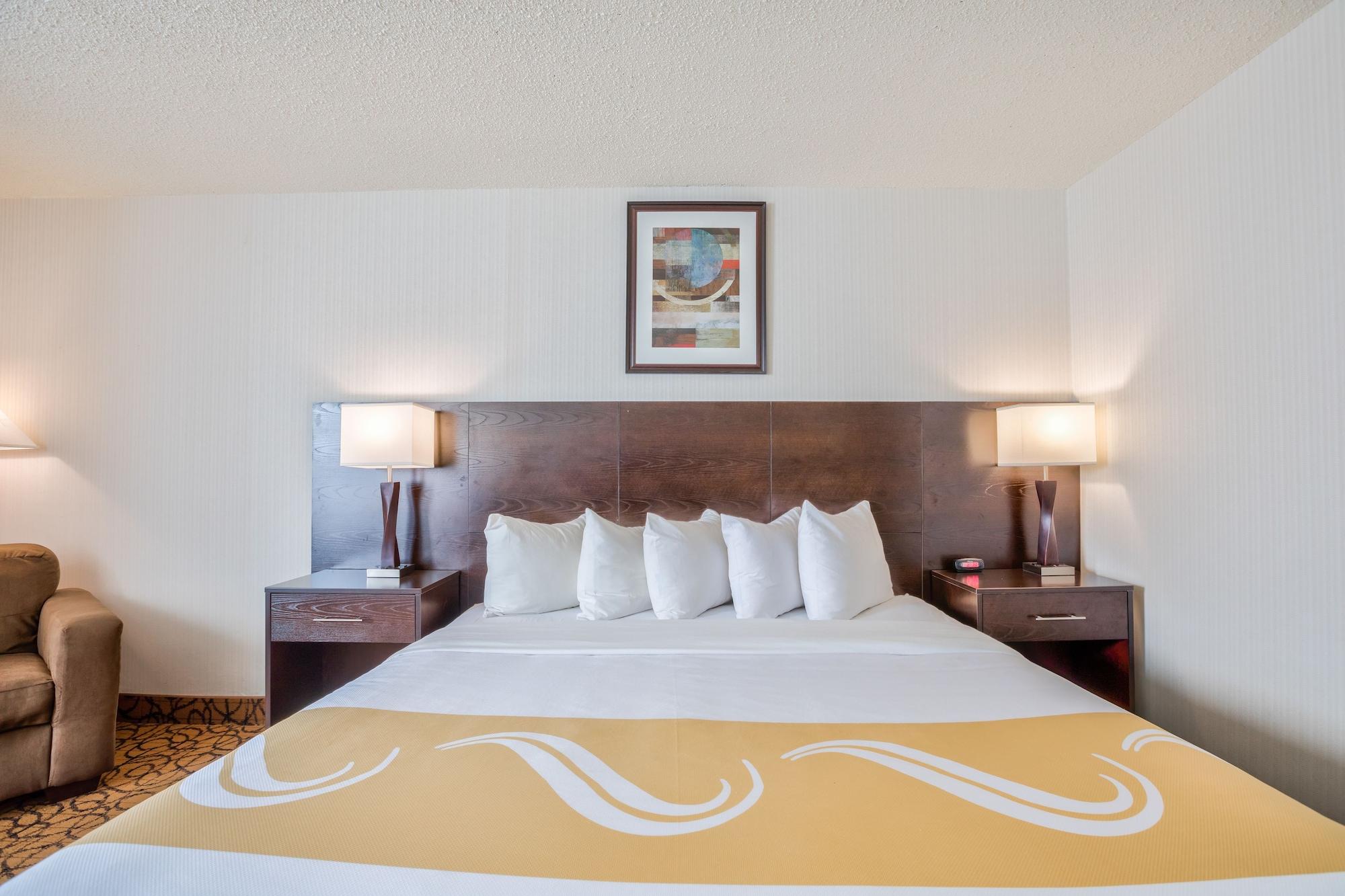 Quality Inn & Suites Escanaba North Bagian luar foto