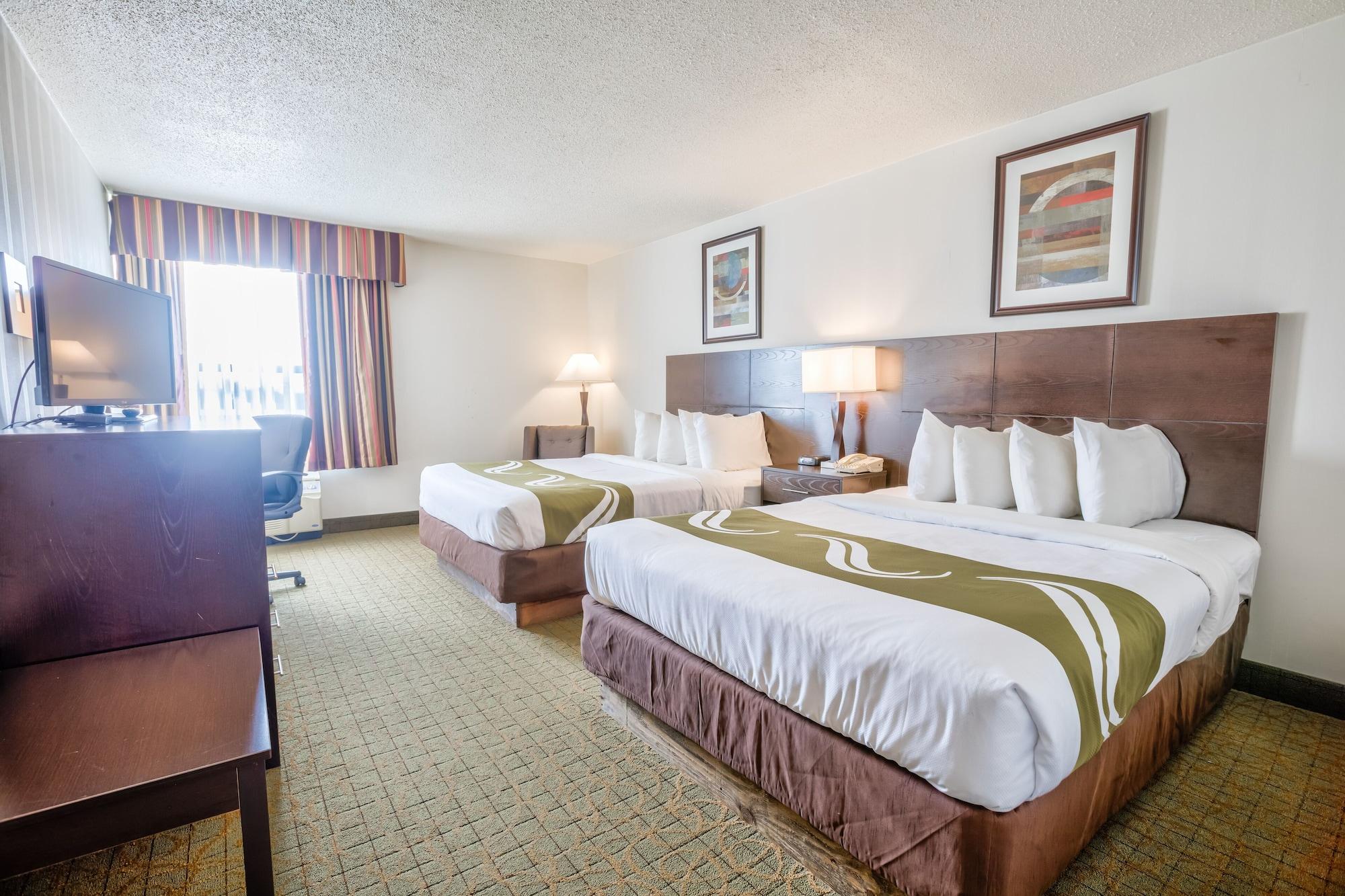 Quality Inn & Suites Escanaba North Bagian luar foto