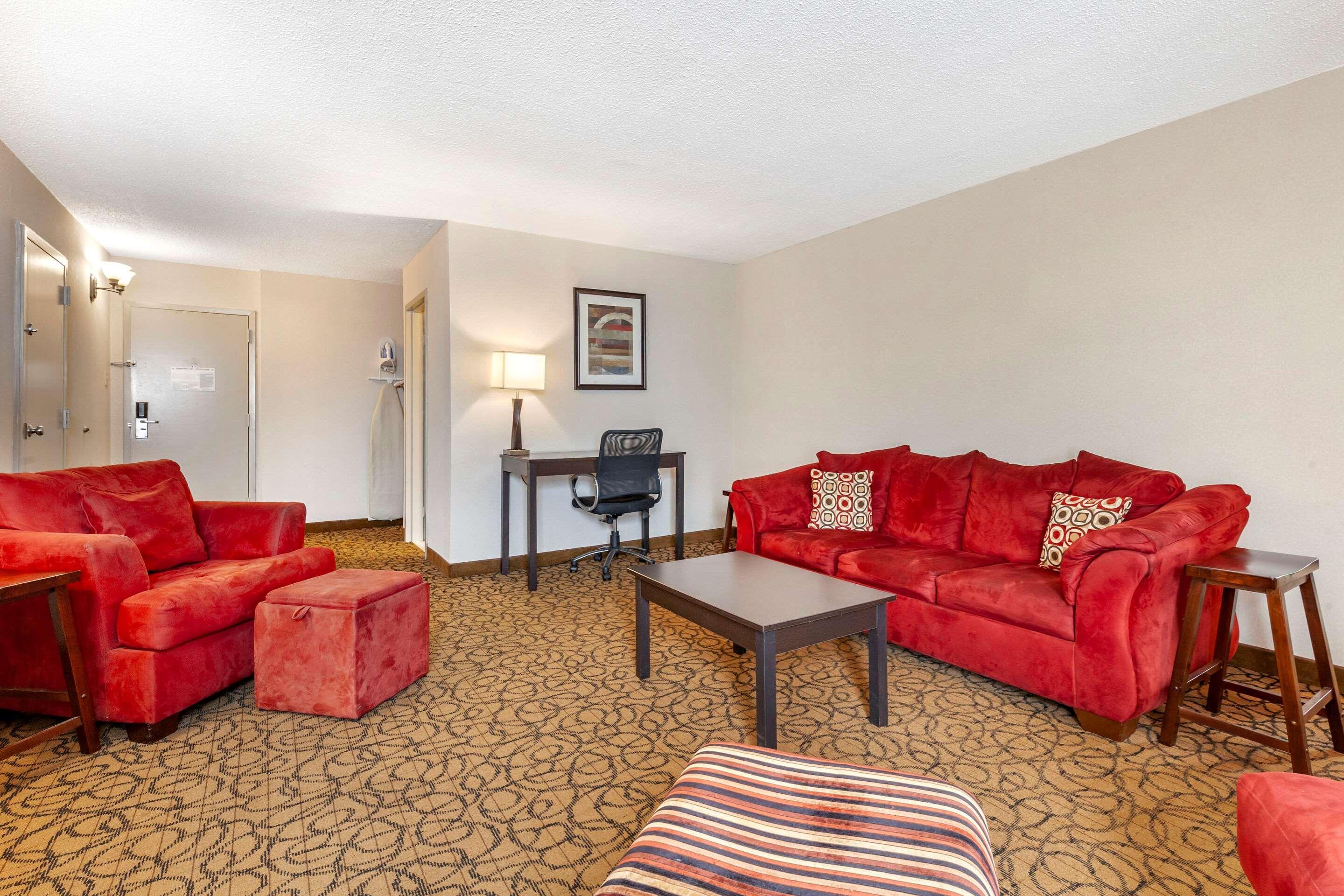 Quality Inn & Suites Escanaba North Bagian luar foto