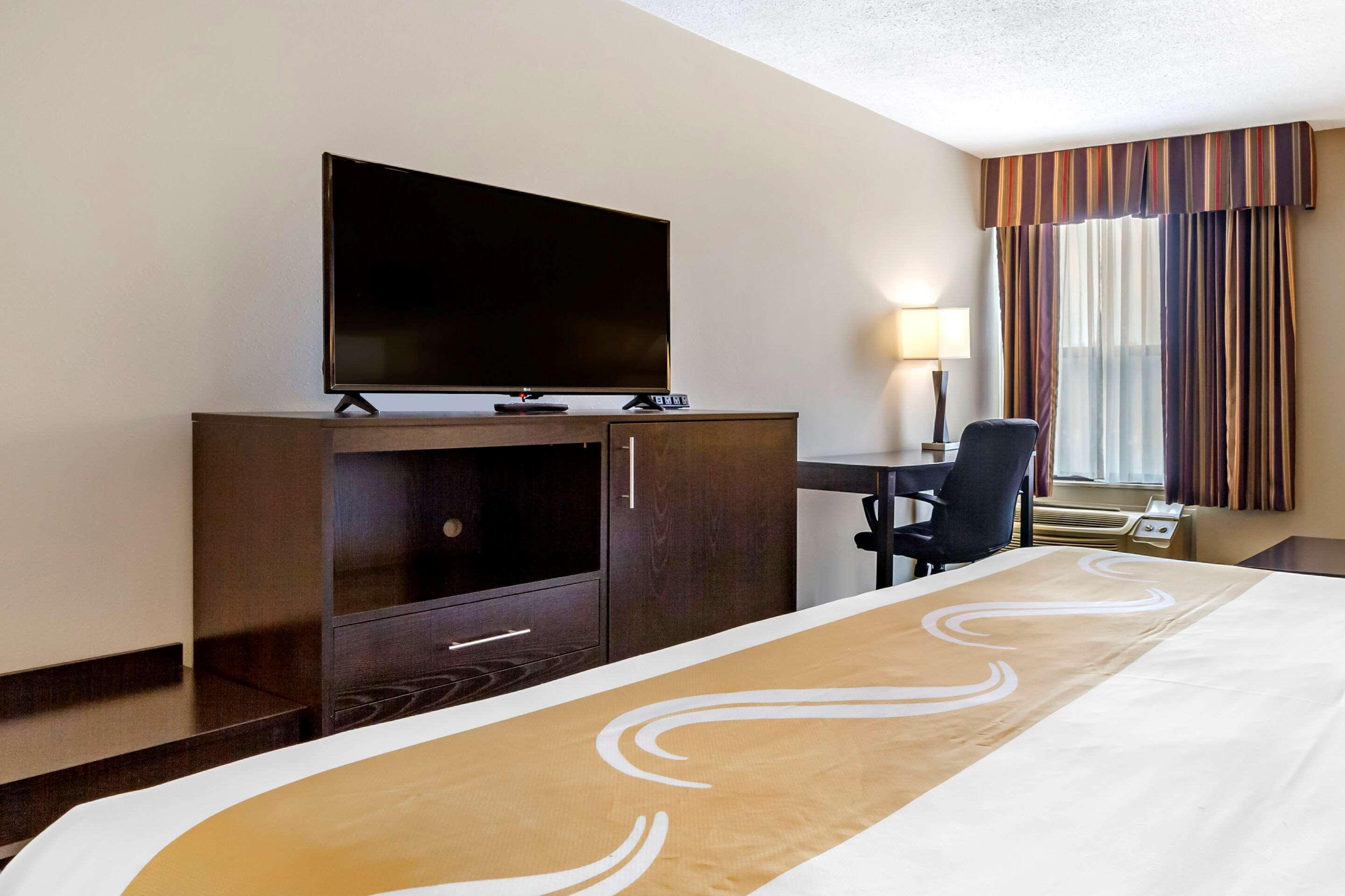 Quality Inn & Suites Escanaba North Bagian luar foto