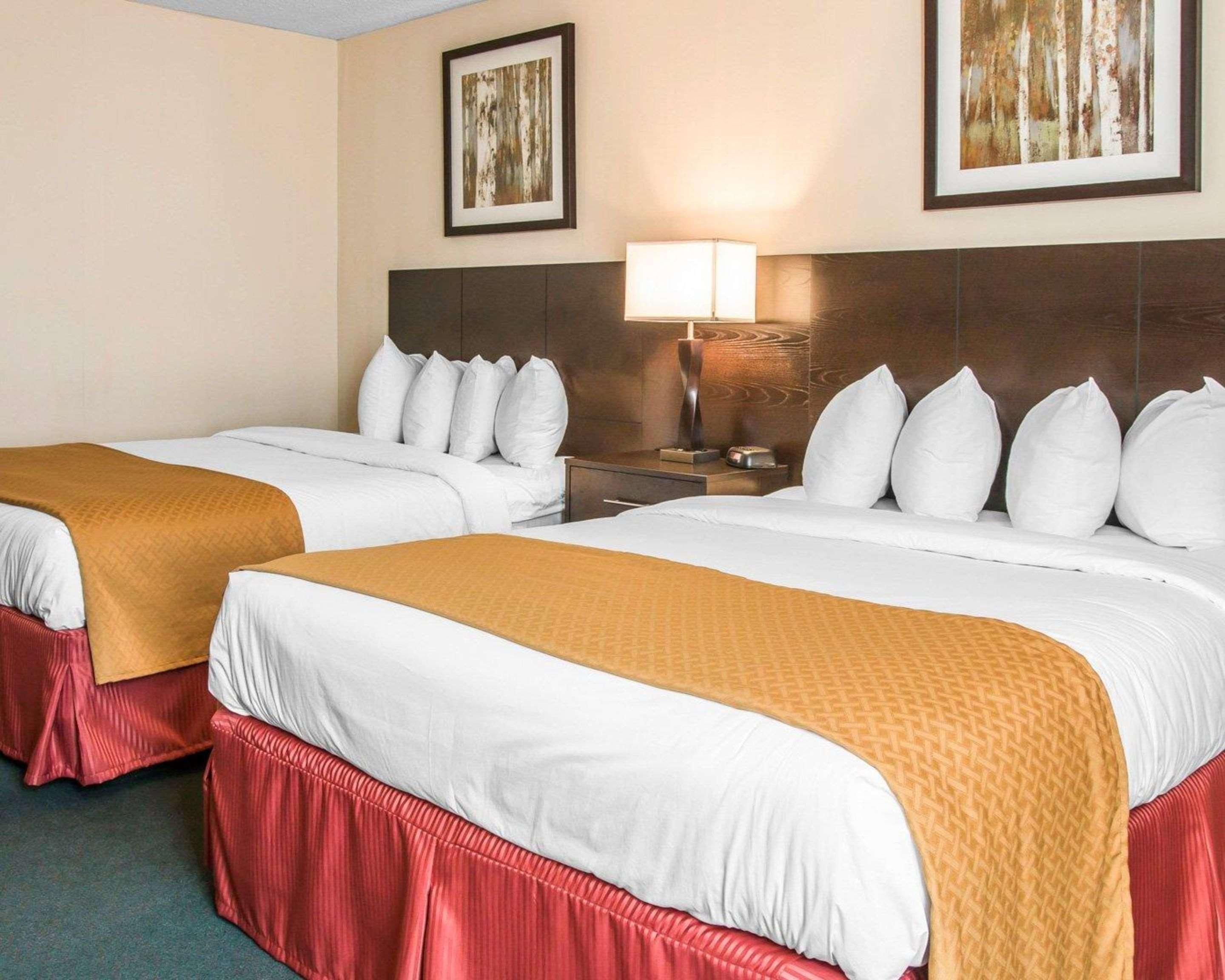 Quality Inn & Suites Escanaba North Bagian luar foto