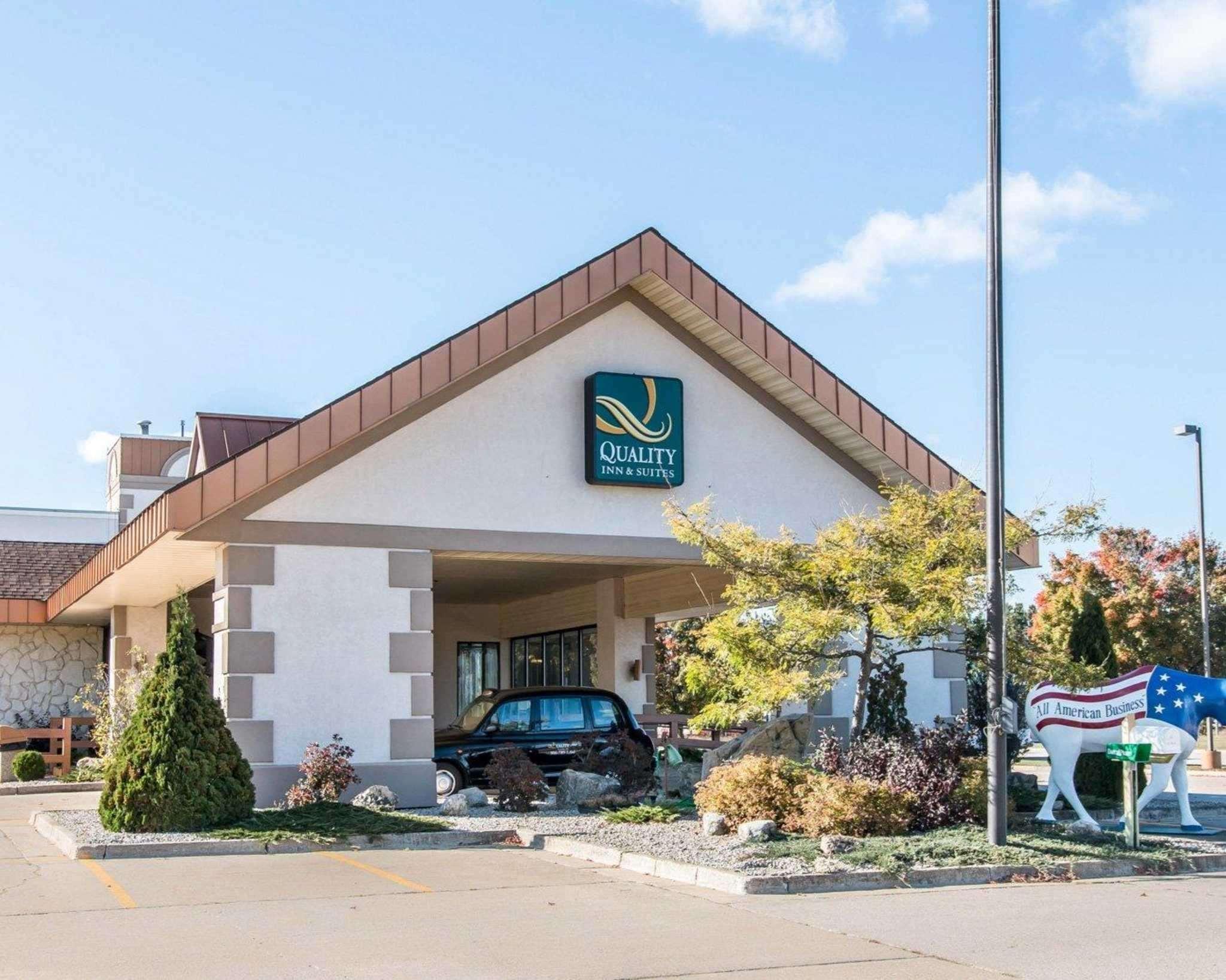 Quality Inn & Suites Escanaba North Bagian luar foto