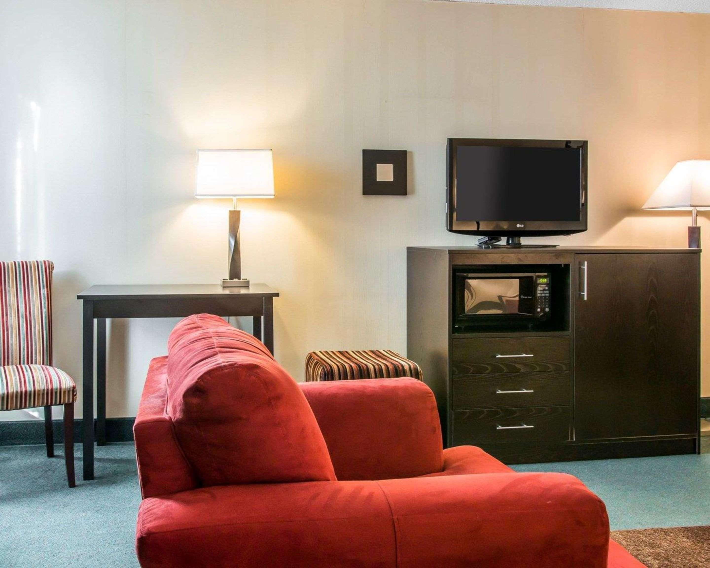 Quality Inn & Suites Escanaba North Bagian luar foto
