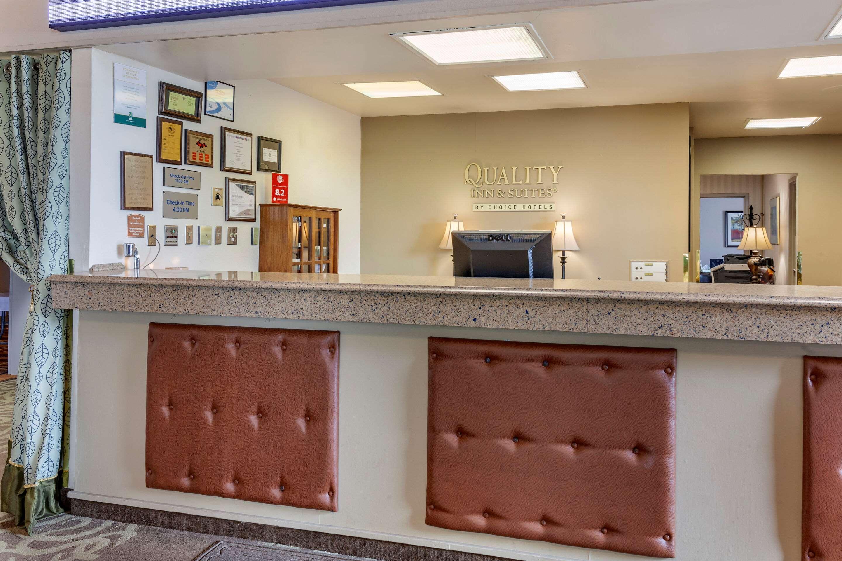 Quality Inn & Suites Escanaba North Bagian luar foto