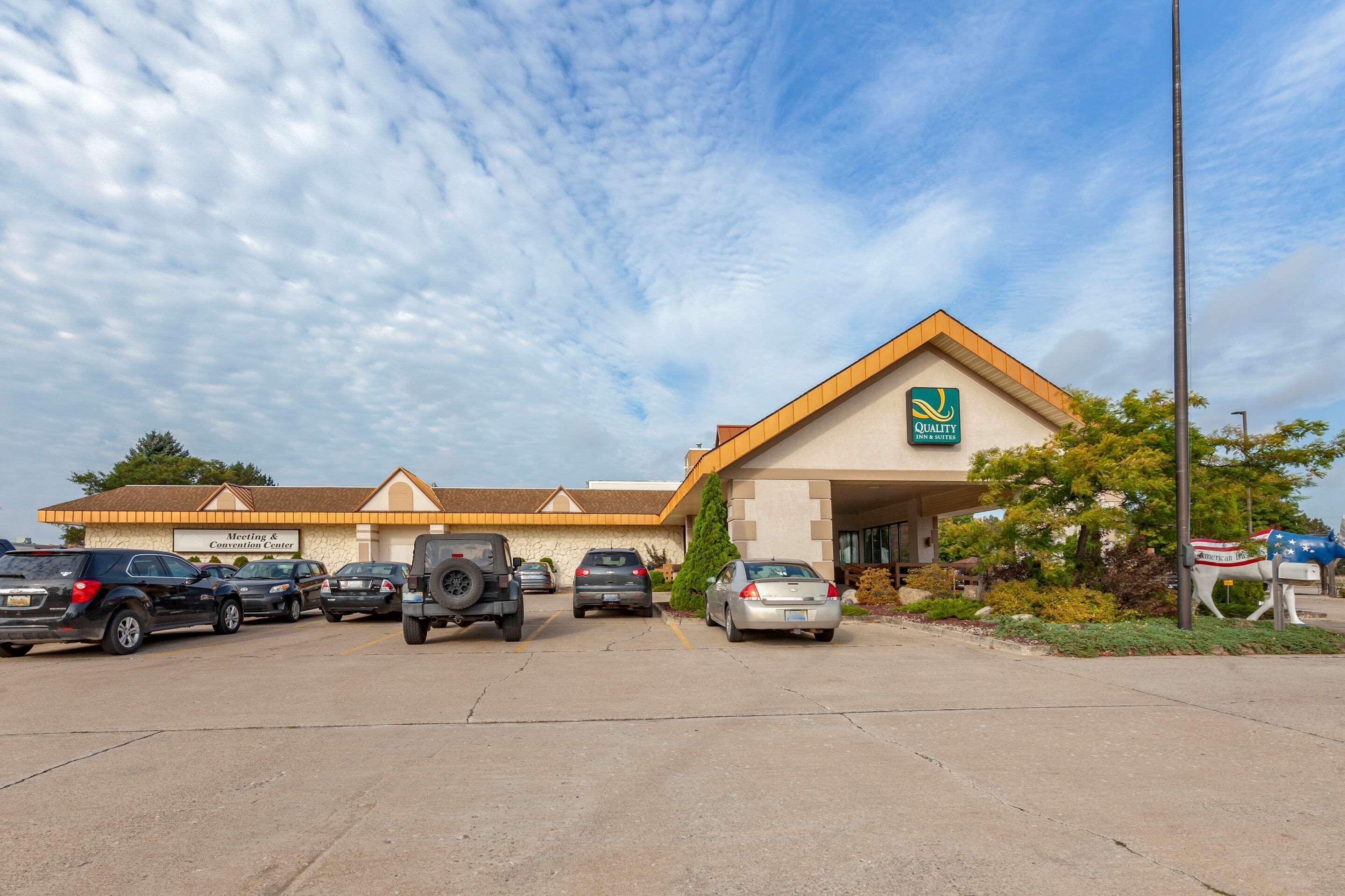 Quality Inn & Suites Escanaba North Bagian luar foto