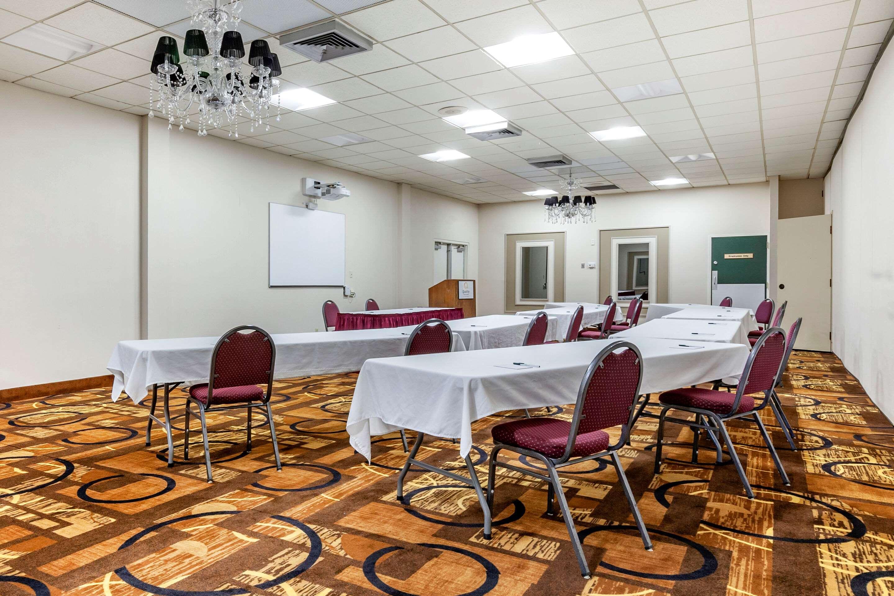 Quality Inn & Suites Escanaba North Bagian luar foto