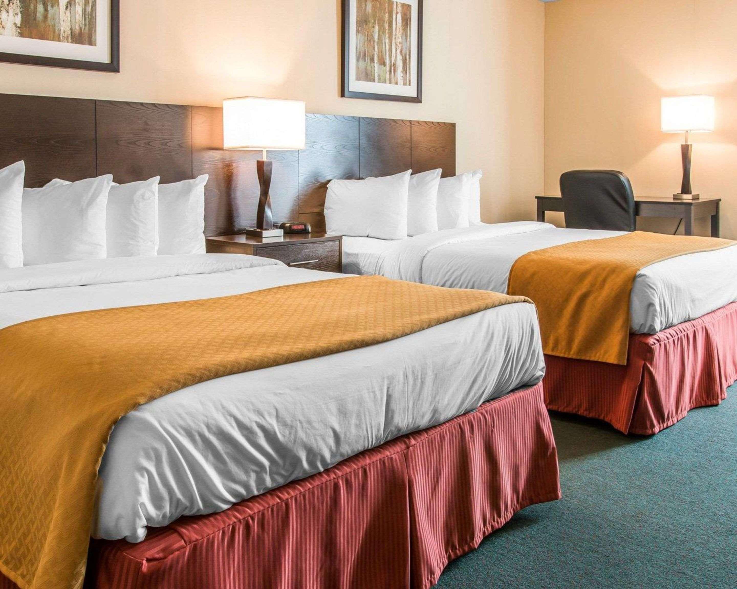 Quality Inn & Suites Escanaba North Bagian luar foto
